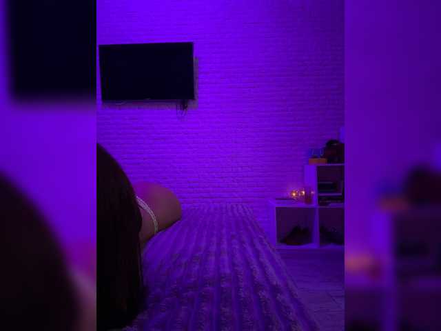 sweetkira25 live webcam show