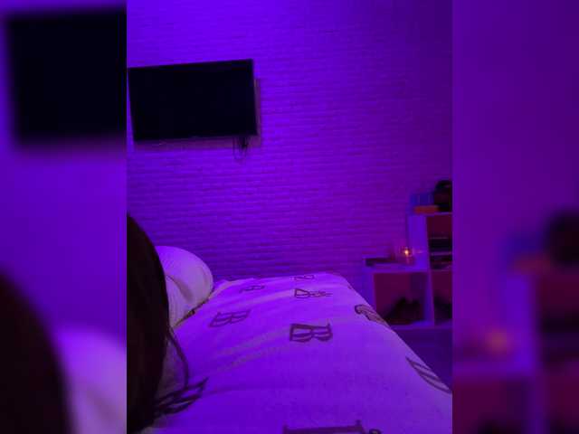 sweetkira25 live webcam show