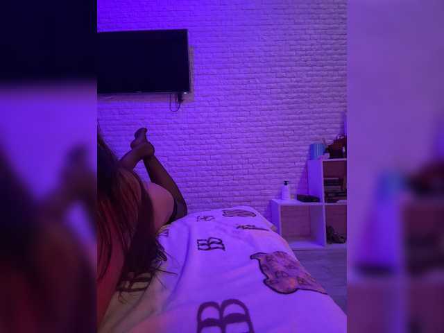 sweetkira25 live cam on BongaCams