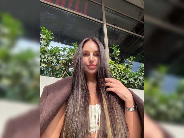 sweetkira25's BongaCams show and profile