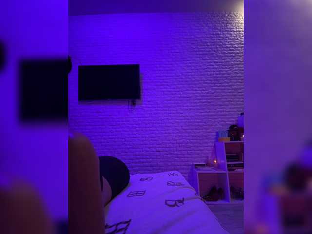 sweetkira25 live webcam show