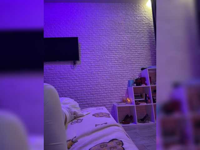 sweetkira25 live webcam show