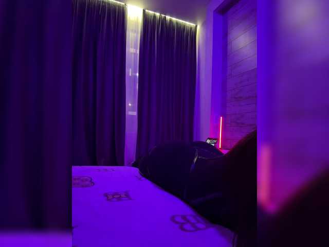 sweetkira25 live cam on BongaCams