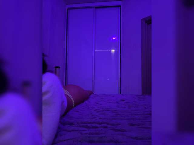 sweetkira25 live cam on BongaCams