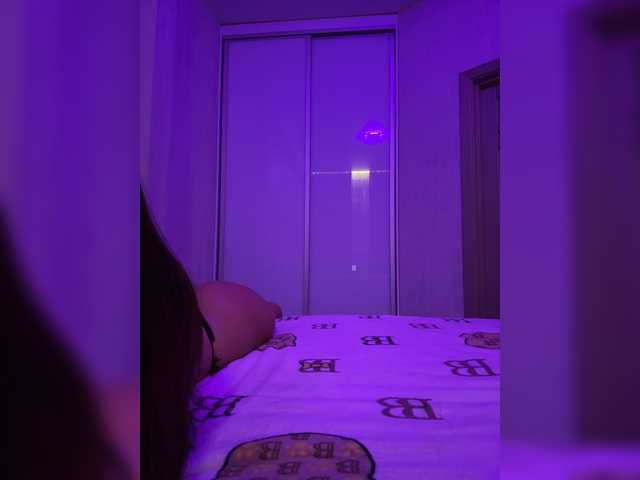 sweetkira25 live cam on BongaCams