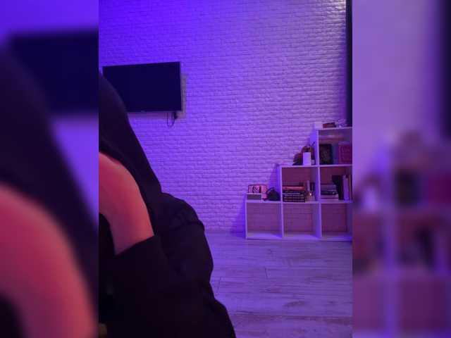 sweetkira25 live cam on BongaCams