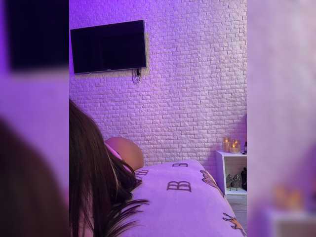 sweetkira25's BongaCams show and profile