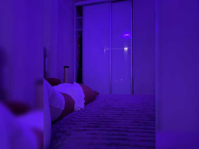 sweetkira25 live cam on BongaCams