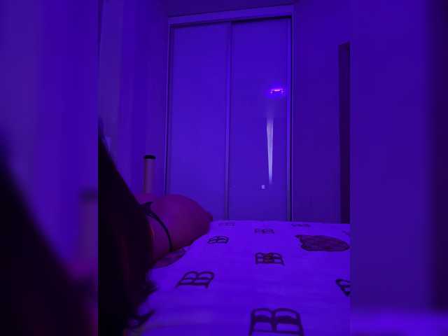 sweetkira25 live cam on BongaCams
