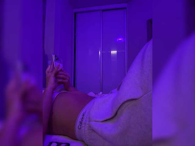 sweetkira25 live cam on BongaCams