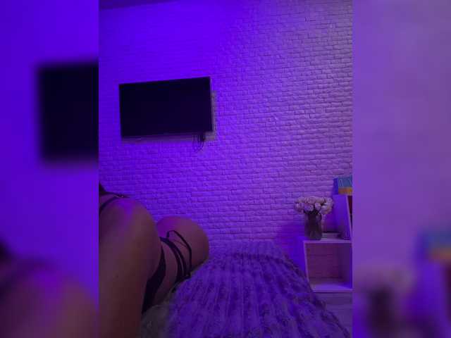 sweetkira25 live cam on BongaCams