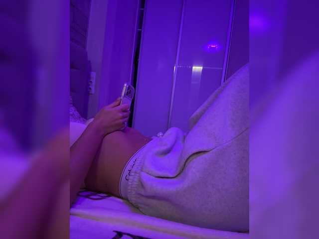 sweetkira25 live cam on BongaCams