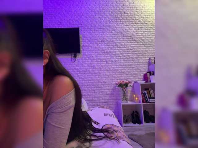 sweetkira25's BongaCams show and profile