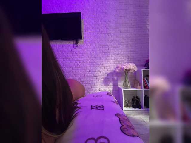 sweetkira25's BongaCams show and profile