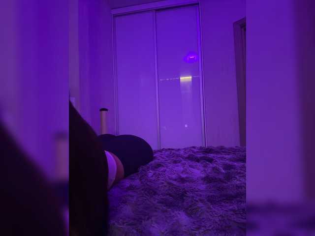 sweetkira25 live cam on BongaCams