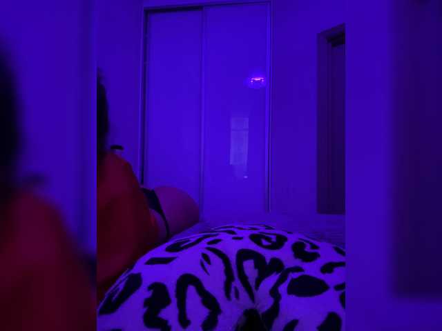 sweetkira25 live cam on BongaCams
