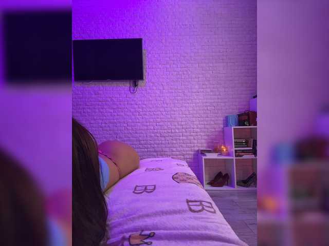 sweetkira25 live webcam show