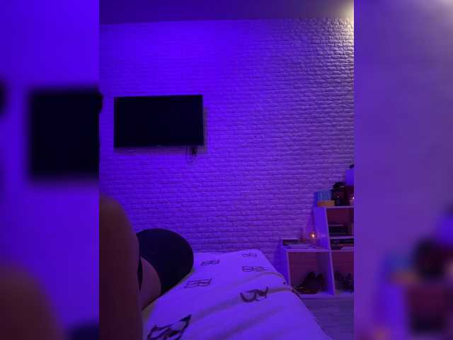 sweetkira25 live webcam show