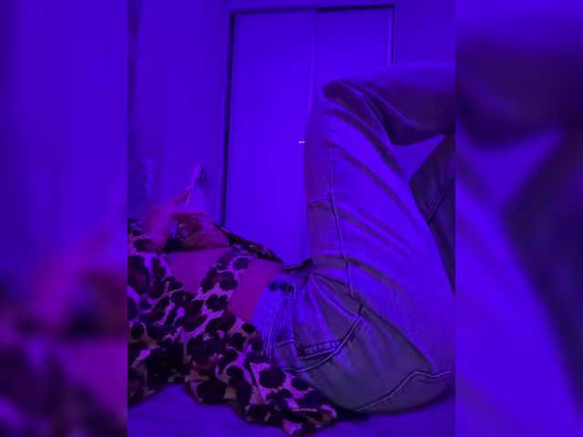sweetkira25 live cam on BongaCams