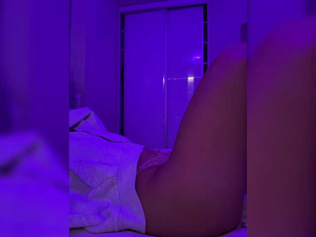 sweetkira25 live cam on BongaCams