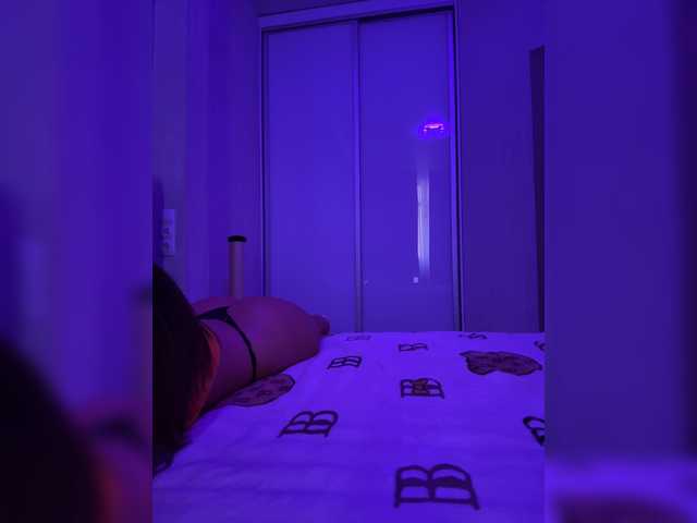 sweetkira25 live cam on BongaCams