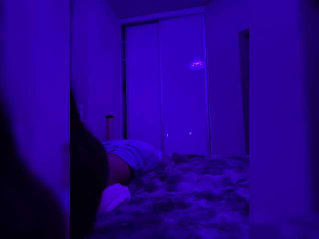 sweetkira25 live cam on BongaCams