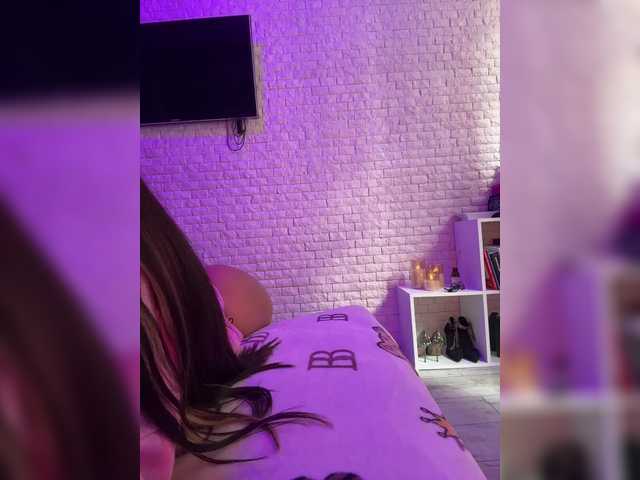 sweetkira25's BongaCams show and profile