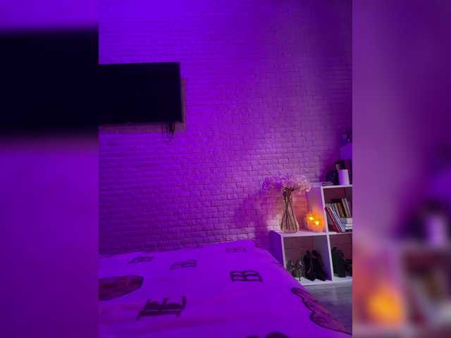 sweetkira25's BongaCams show and profile