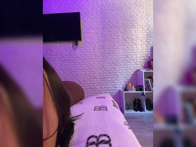 sweetkira25's BongaCams show and profile