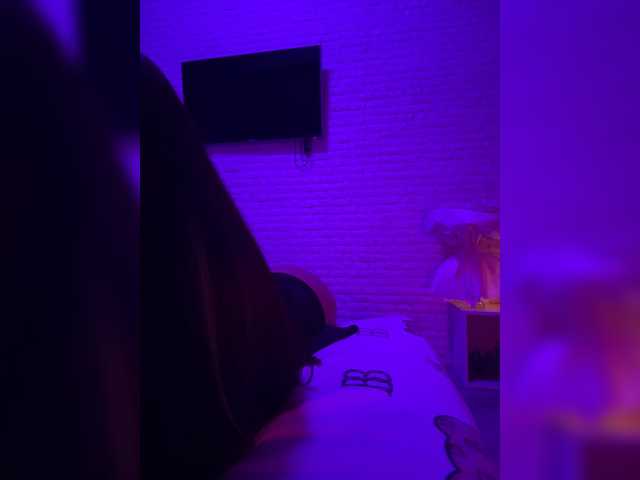 sweetkira25's BongaCams show and profile