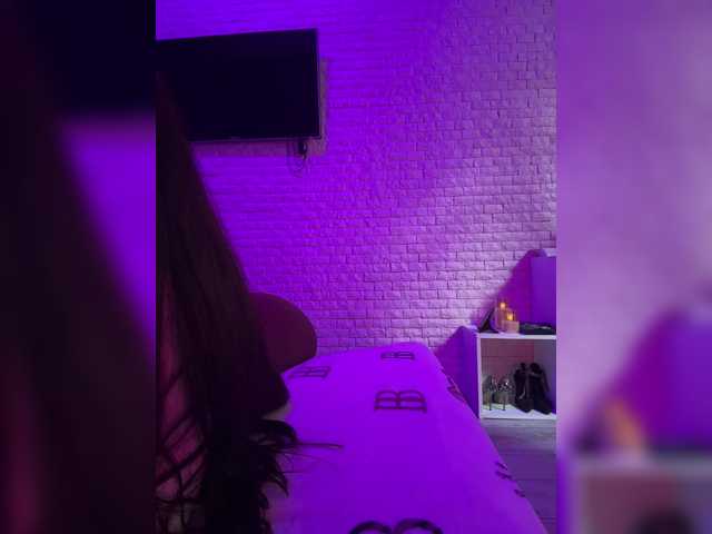 sweetkira25's BongaCams show and profile