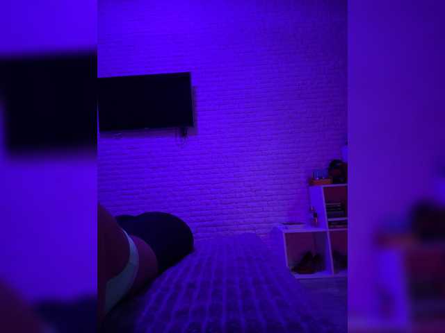 sweetkira25 live cam on BongaCams