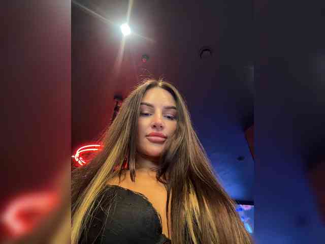Acest model este live acum. sweetkira25