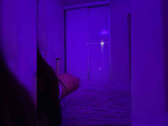 sweetkira25's webcam live show