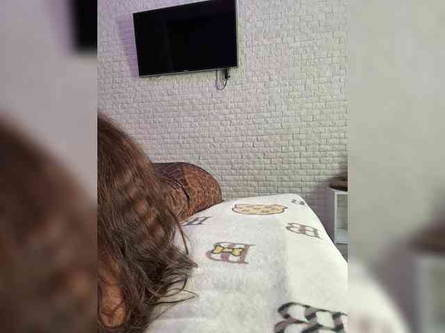 Grkvs's cam show statistics and live stream