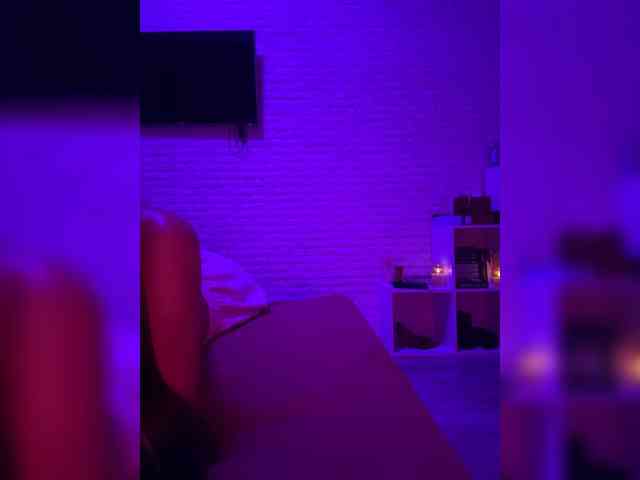Ce modèle est en direct maintenant. sweetkira25