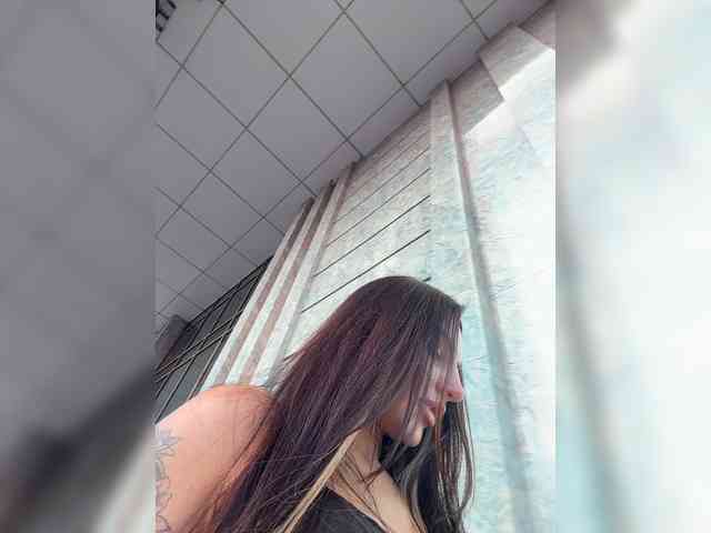 Acest model este live acum. sweetkira25