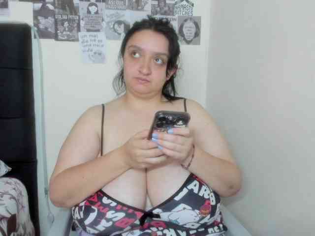 Modelo: maliihott4u
