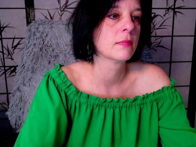 SweetLongLips live cam on BongaCams