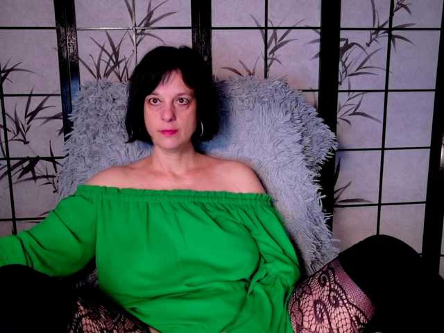 SweetLongLips live cam on BongaCams