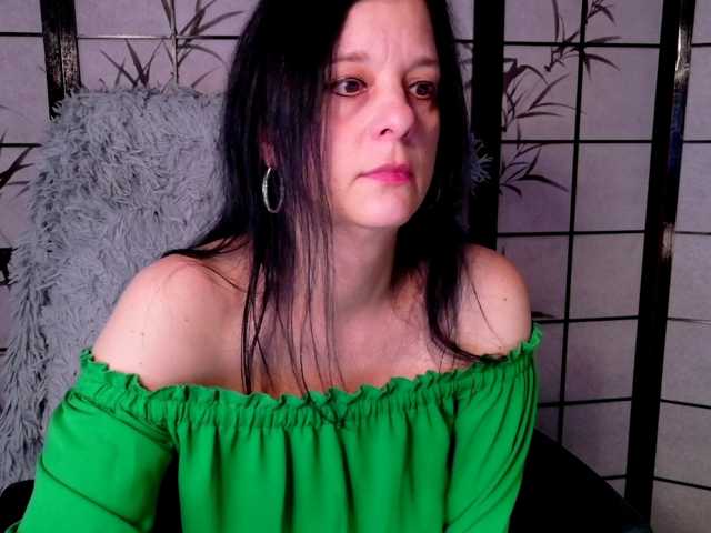 SweetLongLips live cam on BongaCams