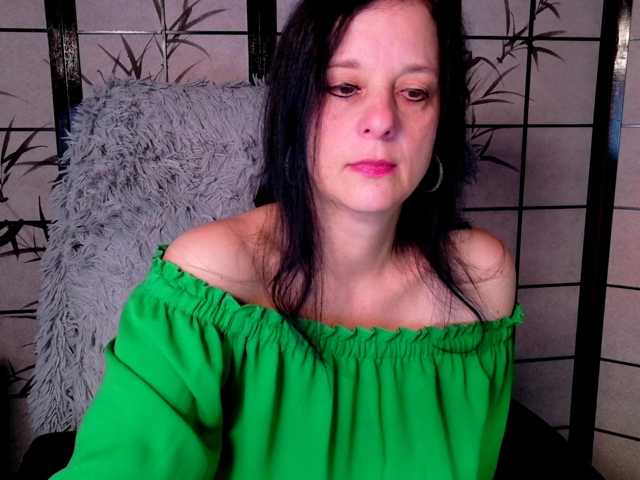 SweetLongLips live cam on BongaCams