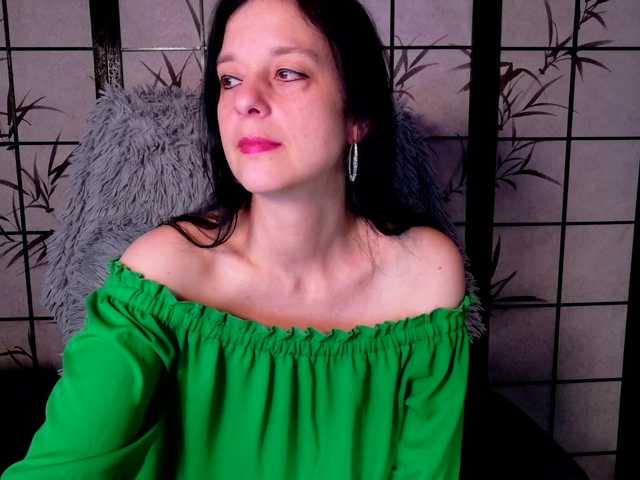 SweetLongLips live cam on BongaCams