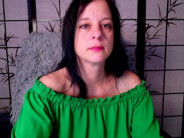 SweetLongLips live cam on BongaCams