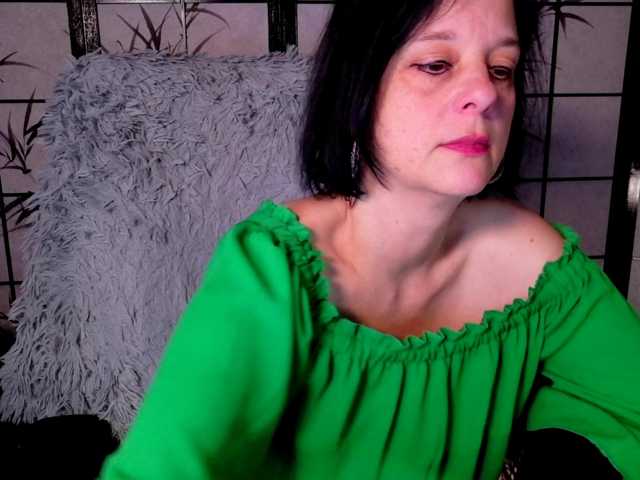 SweetLongLips live cam on BongaCams