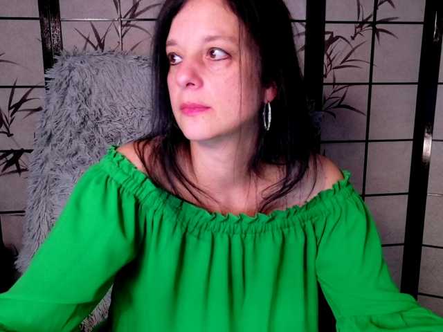 SweetLongLips live cam preview