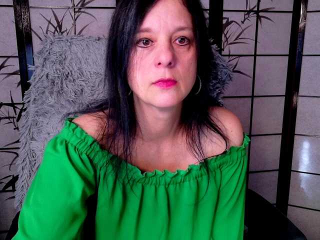 SweetLongLips live cam on BongaCams