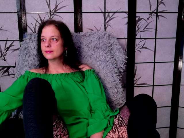 SweetLongLips live cam on BongaCams