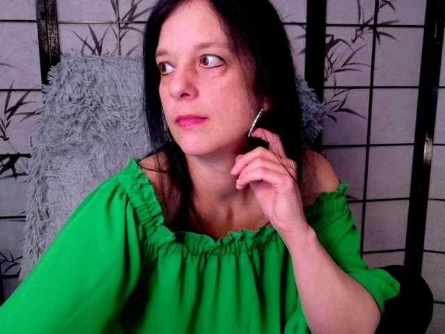 SweetLongLips live cam preview