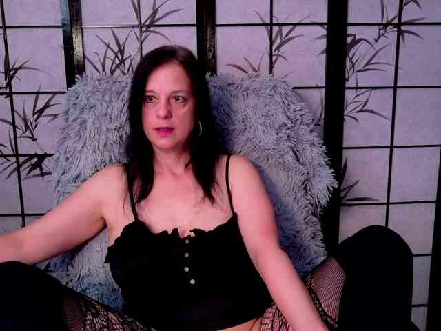 Model: SweetLongLips
